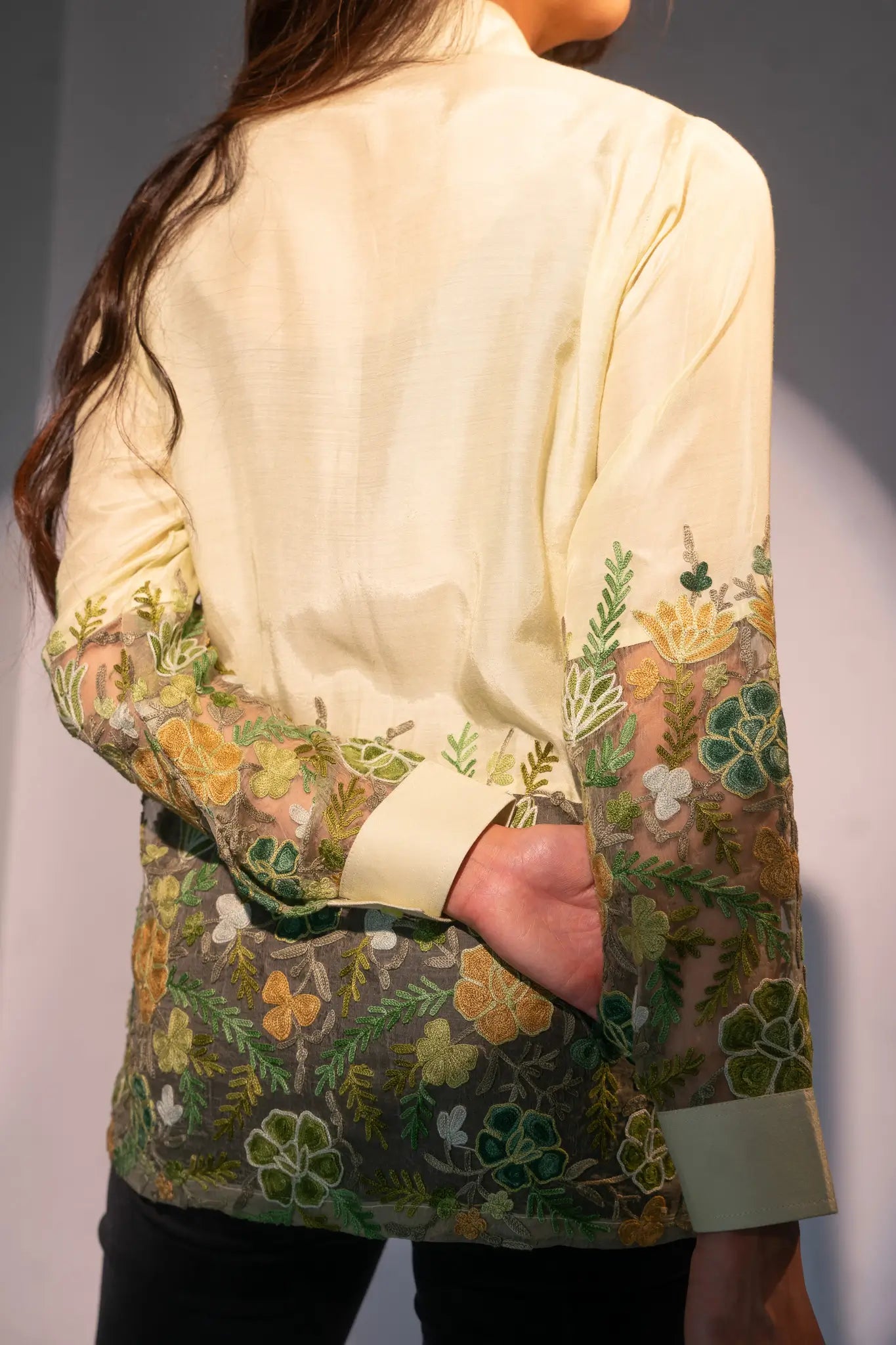#color_pale yellow